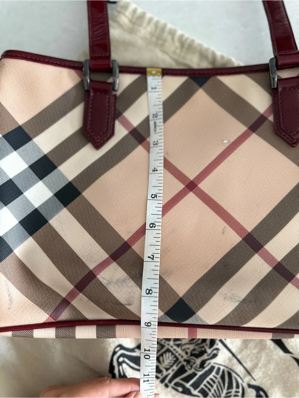 Burberry vintage - Beige Nova Check Shoulder Bag with Burgundy Trim